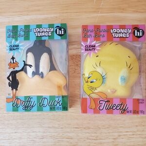 Set Of 2 Clean Beauty Tweety Bird And Daffy Duck Bath Bombs 5.82 Oz. Each New